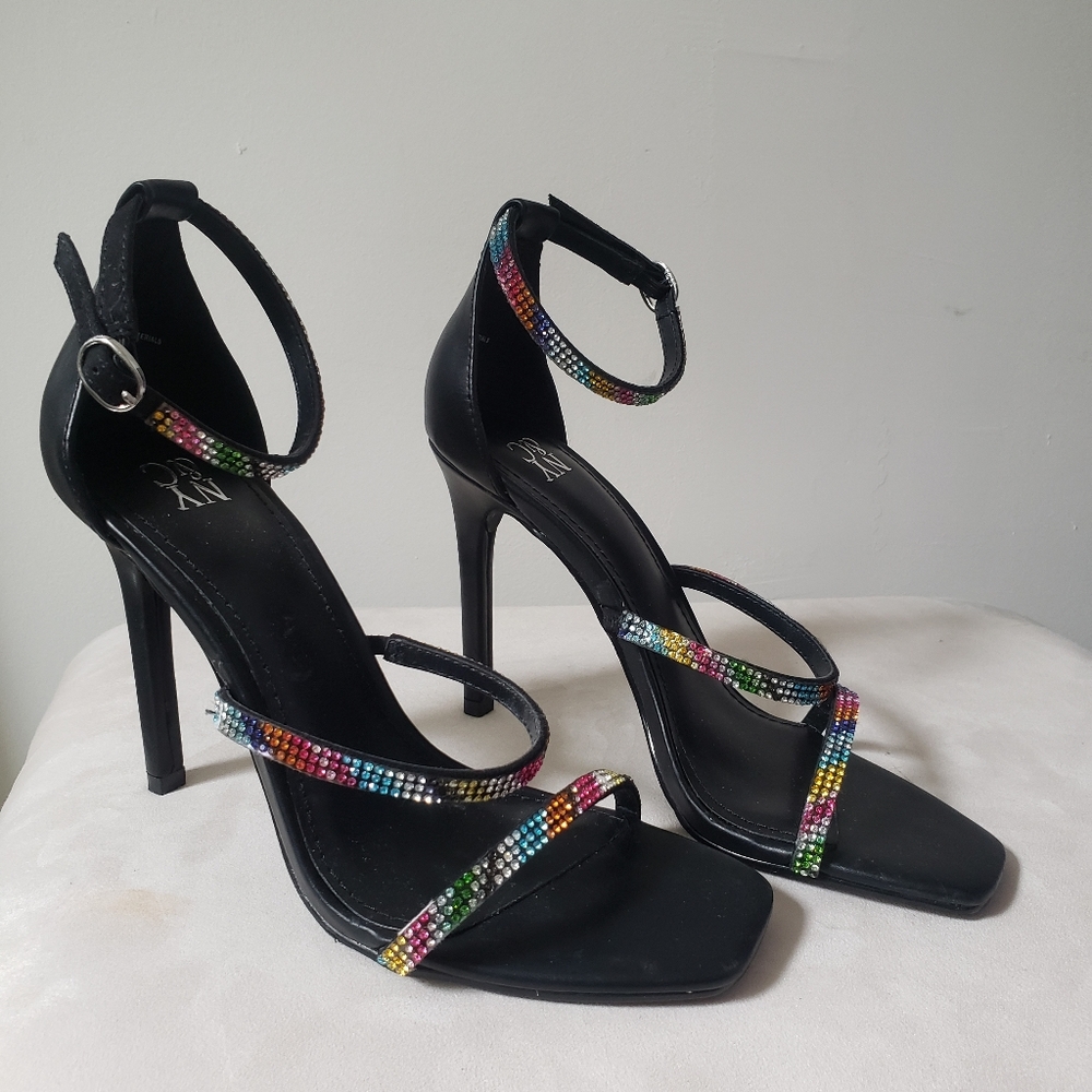 Sandals never worn